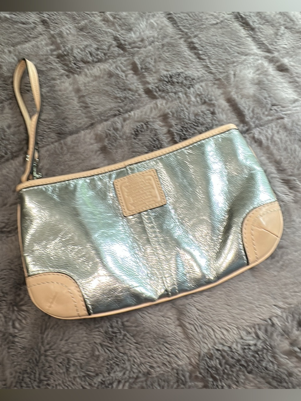 COACH Metallic Silver Leather Tan Trim Large Wristlet Pouch
Mini Bag 9x5 (bags23